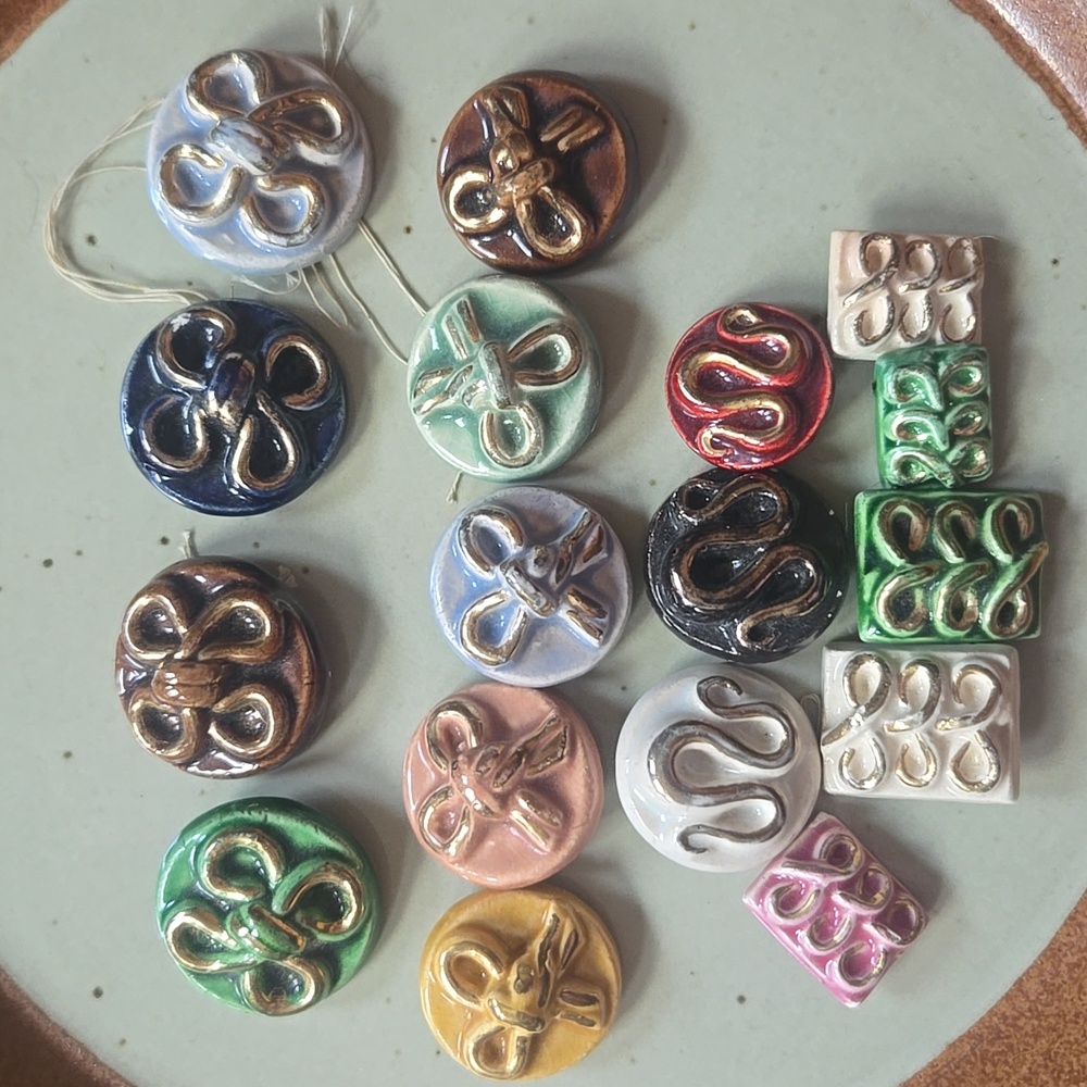 *RARE* Set of Ceramic Decorative Swirl And Bow Buttons
